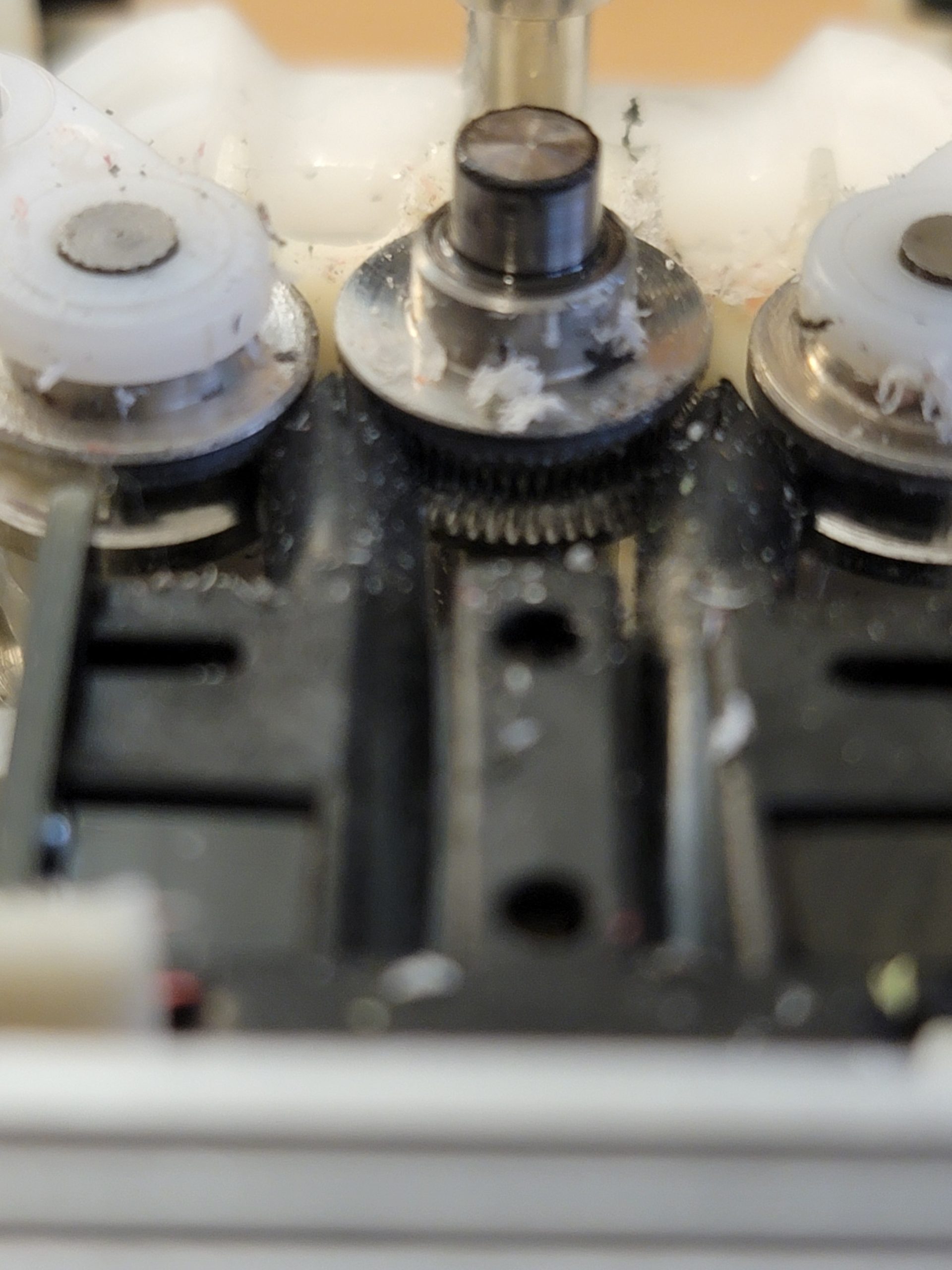 Upper y-axis pulley